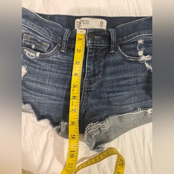 Ambercrombie & Fitch denim shorts low rise size 0 (25”) - Picture 5 of 5